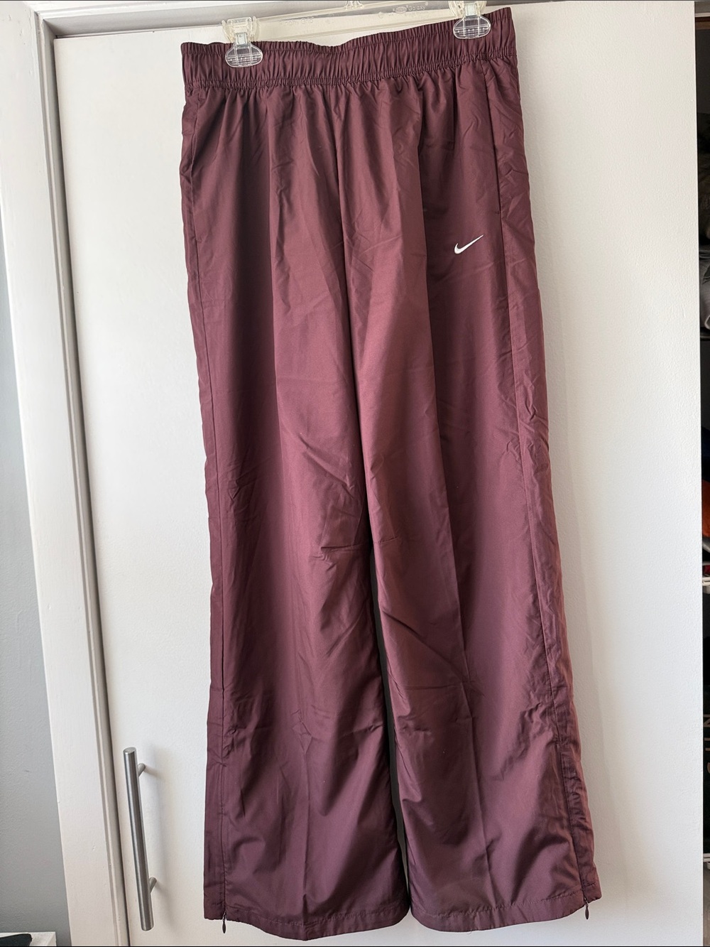NWT Nike Sportswear Women's Classic Mid Rise Open Hem Pants Sail Size M
